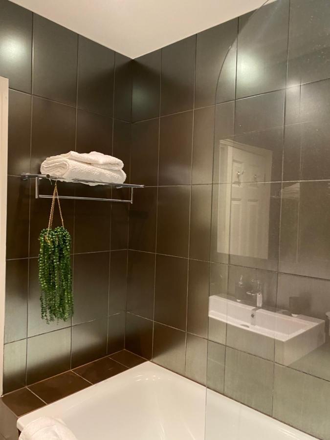 Beautiful Modern Studio In High Street Kensington Apartment London Bagian luar foto